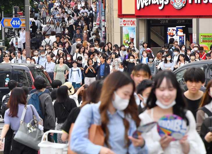 【産経新聞-朝刊】主要繁華街の人出の変化について当社人流データの分析結果が掲載